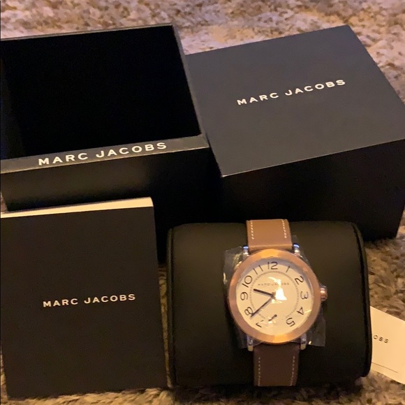 Marc Jacobs Accessories - Marc Jacobs Riley watch